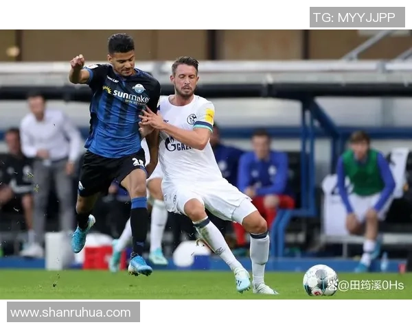 帕德博恩主场迎战沙尔克04双方争夺宝贵积分的激烈对决