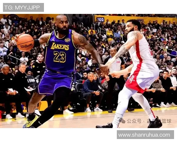 湖人对阵火箭首场比赛精彩回顾与关键时刻分析